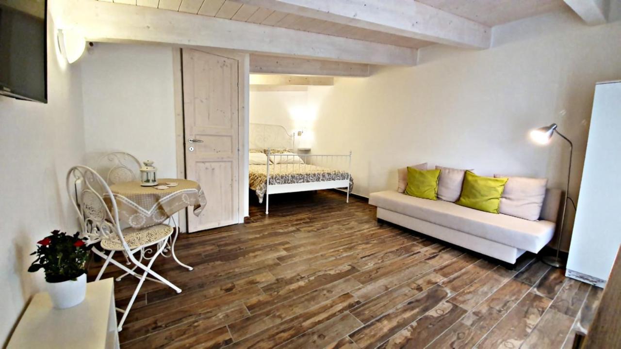 סקאורי B&B A Casa Di Antonella מראה חיצוני תמונה