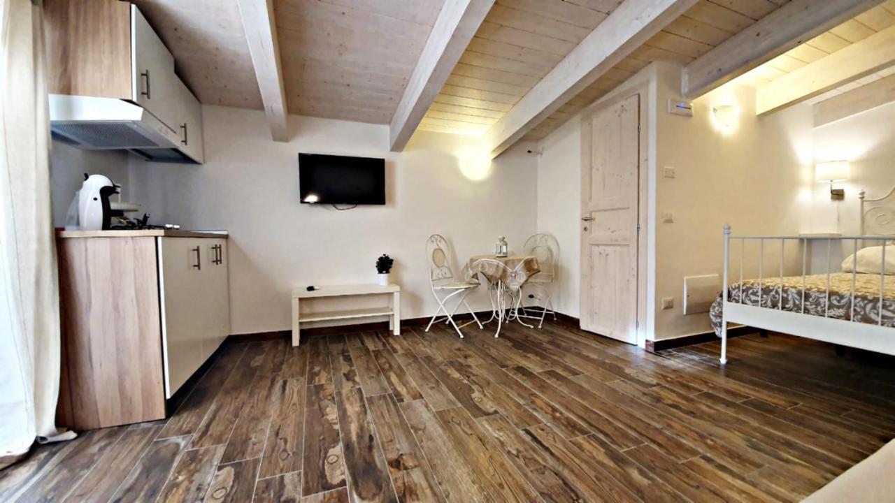 סקאורי B&B A Casa Di Antonella מראה חיצוני תמונה